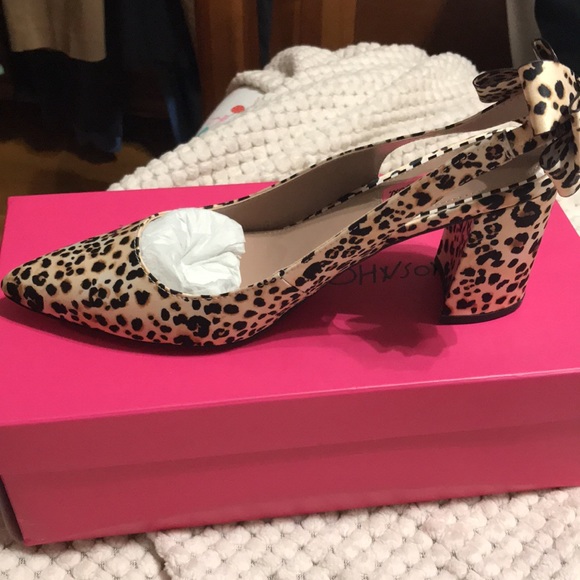 Betsey Johnson sling back animal print heel - Picture 4 of 6